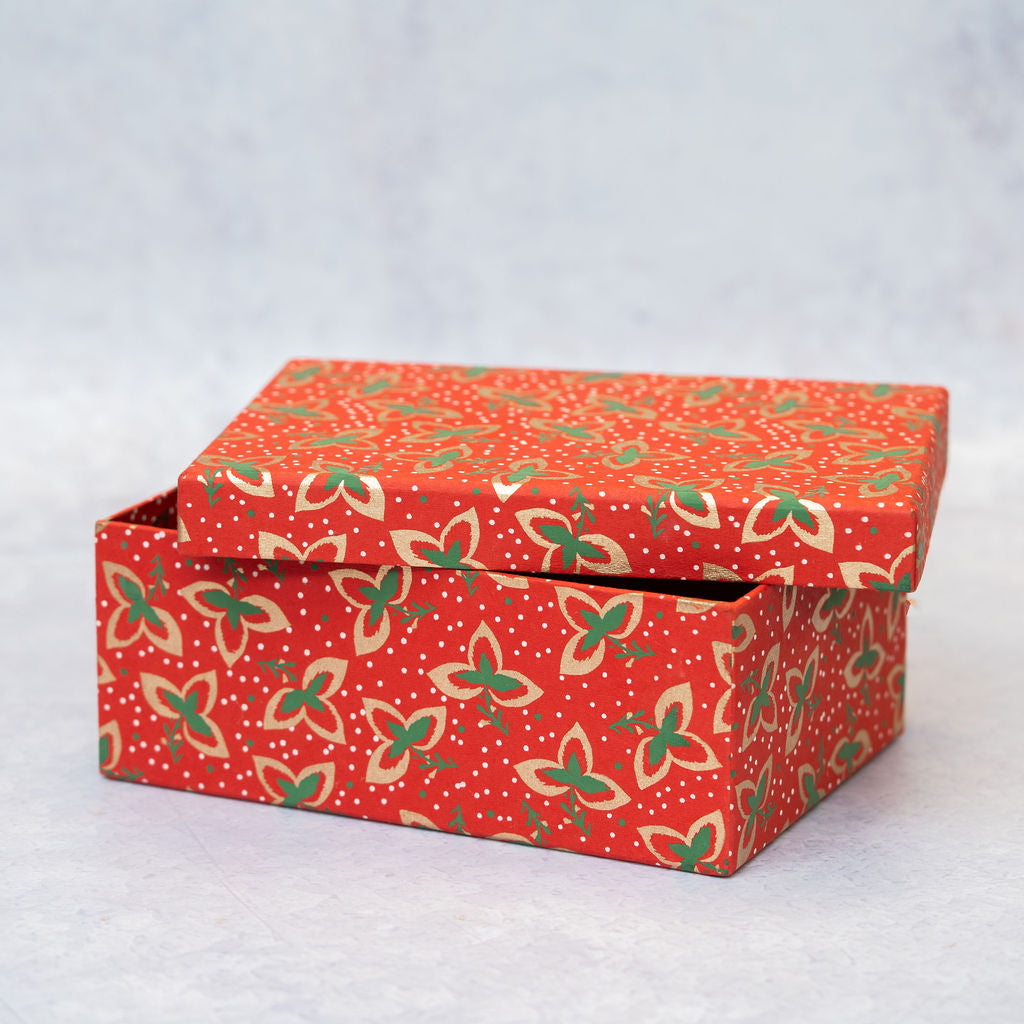 Red Tri-Leaf Gift Box Set of 3