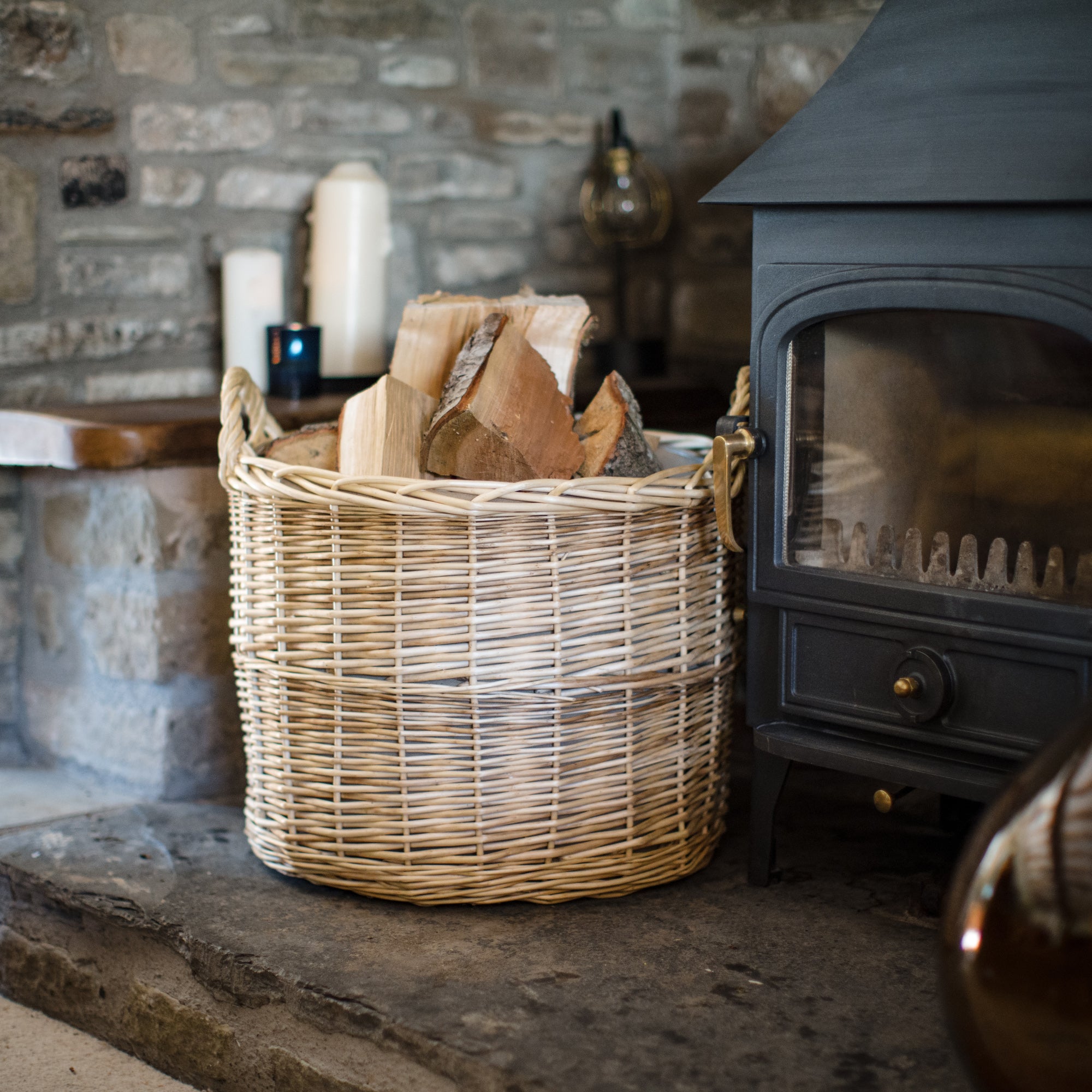 Rustic Log Baskets Natural Wicker Circular Log Basket with Lining – Arthur Cameron