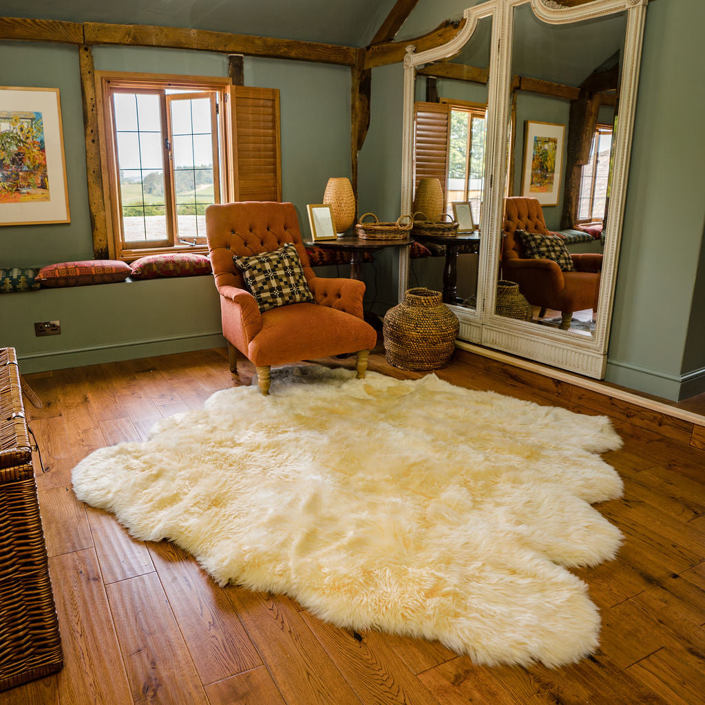 Cream Sheepskin Rug (Octo)