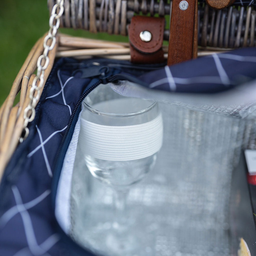 4 Person Antique Wash Navy Diamond Picnic Basket