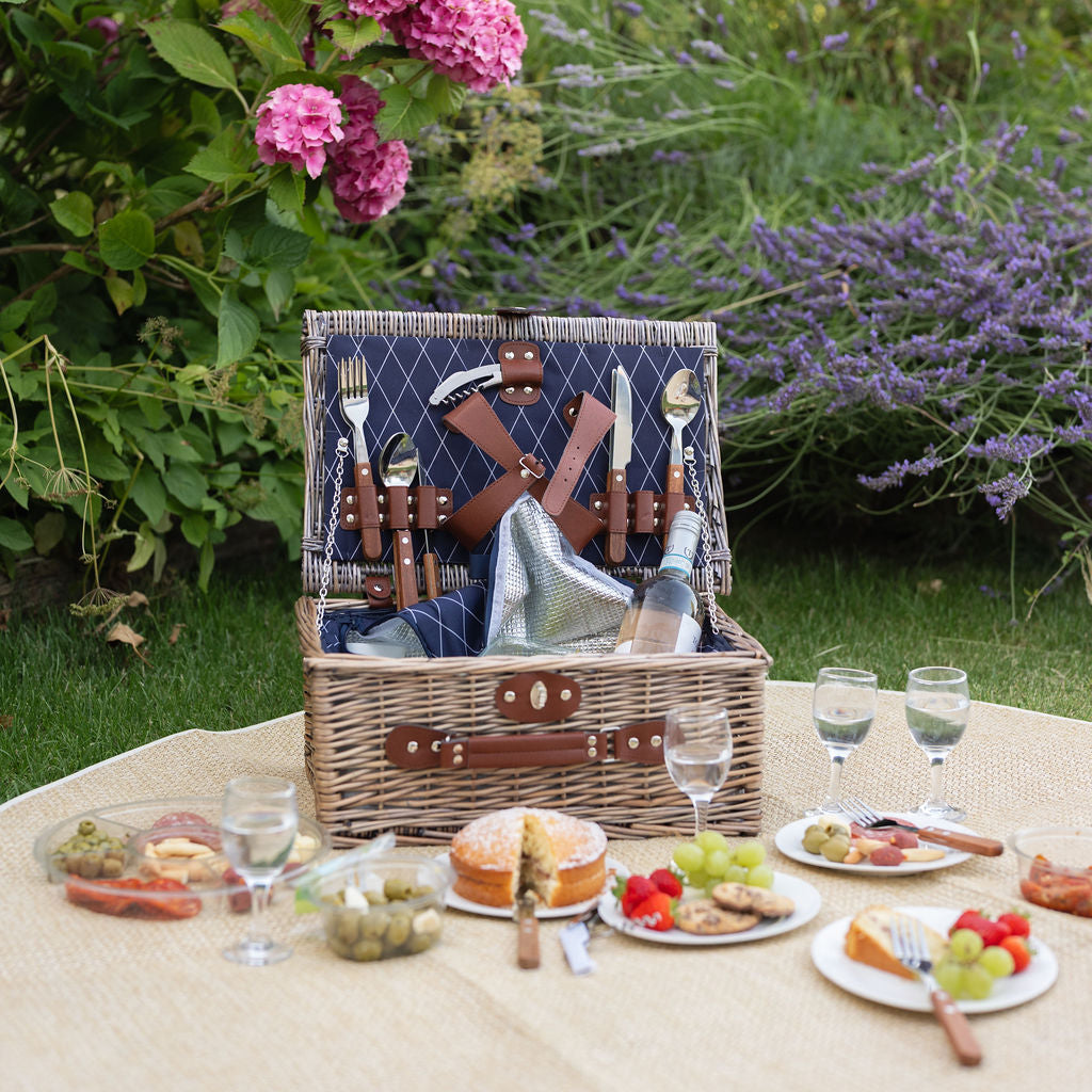 4 Person Antique Wash Navy Diamond Picnic Basket