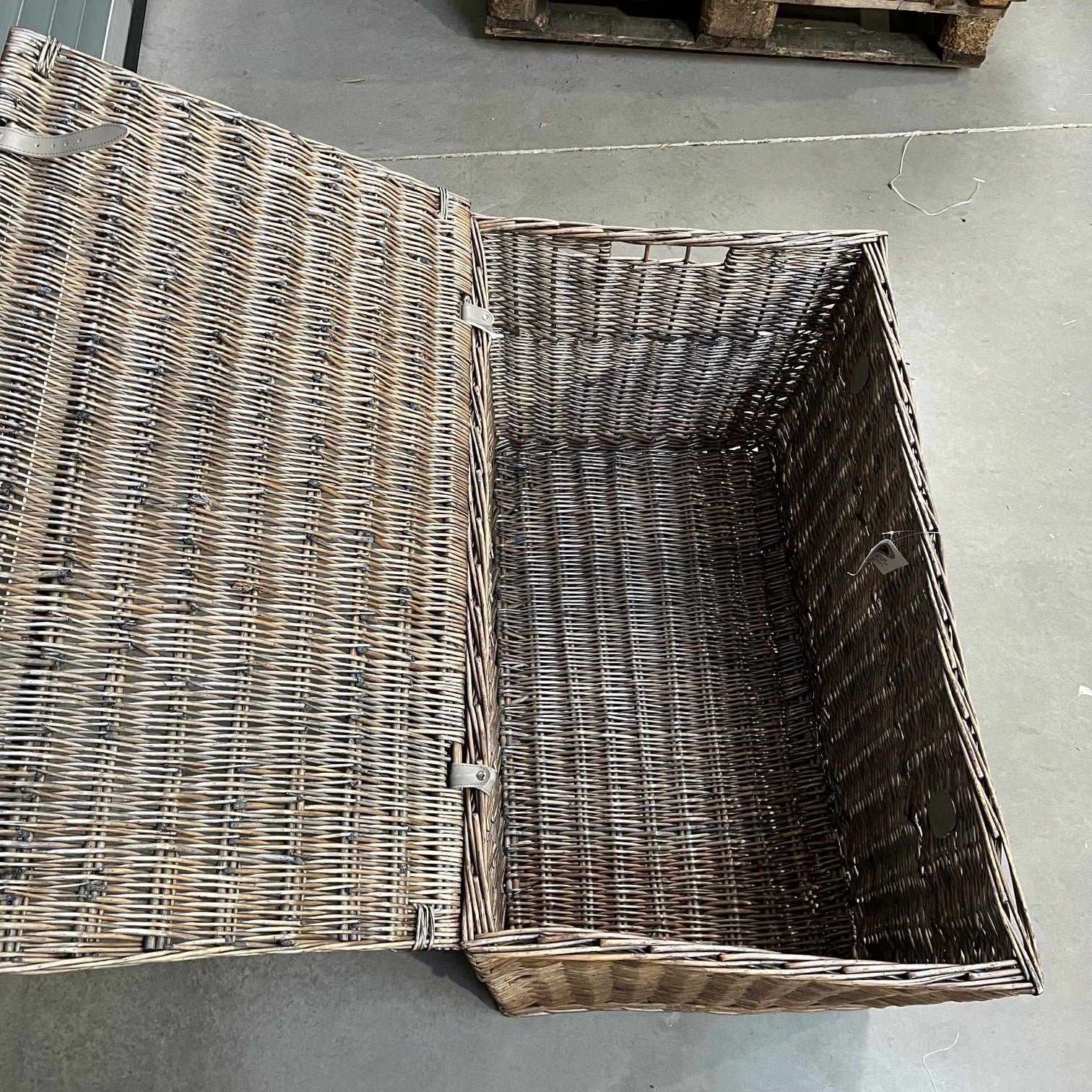Light Grey Wicker Storage Trunk Extra Large 2nds Lot 77 Arthur Cameron