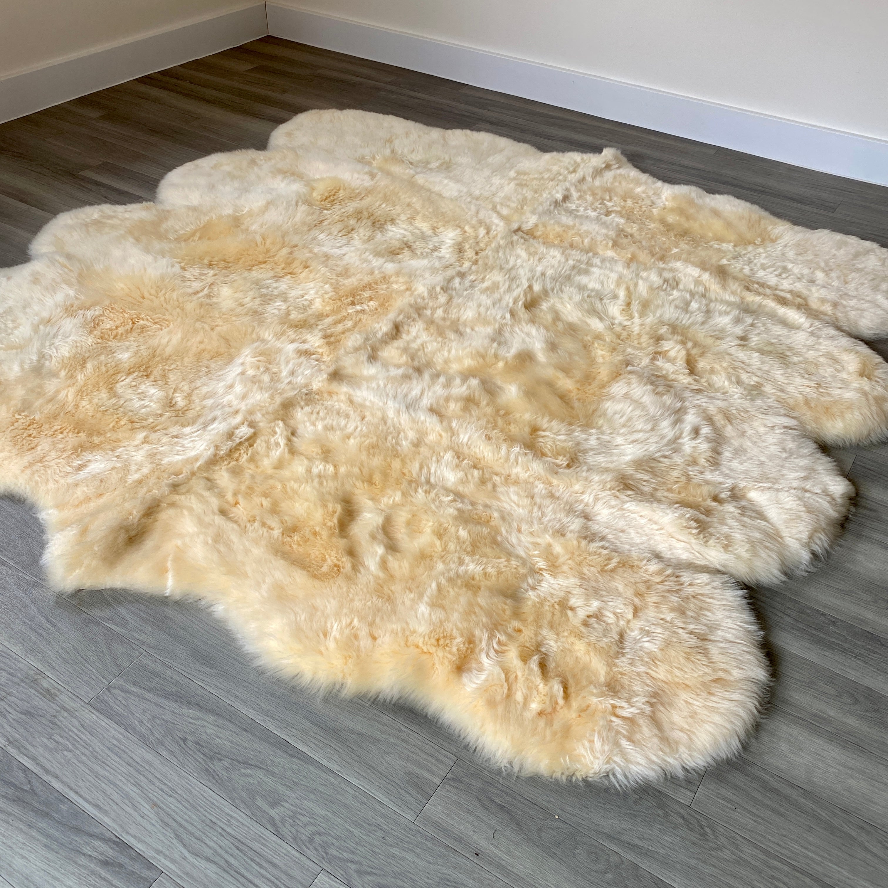 Cream Sheepskin Rug (Octo)