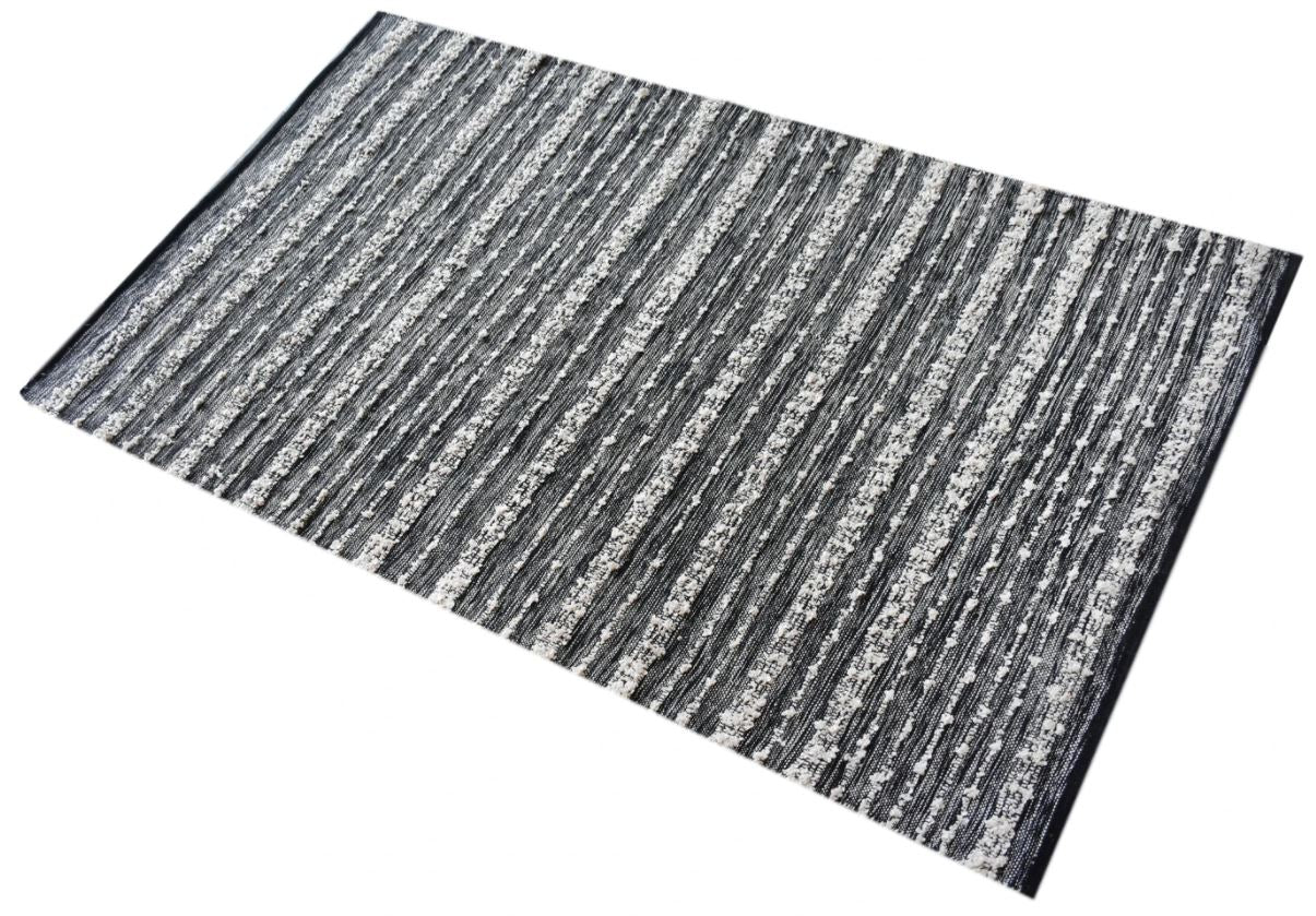 Ivory & Black 'Miracle' Striped Indoor / Outdoor PET Rug