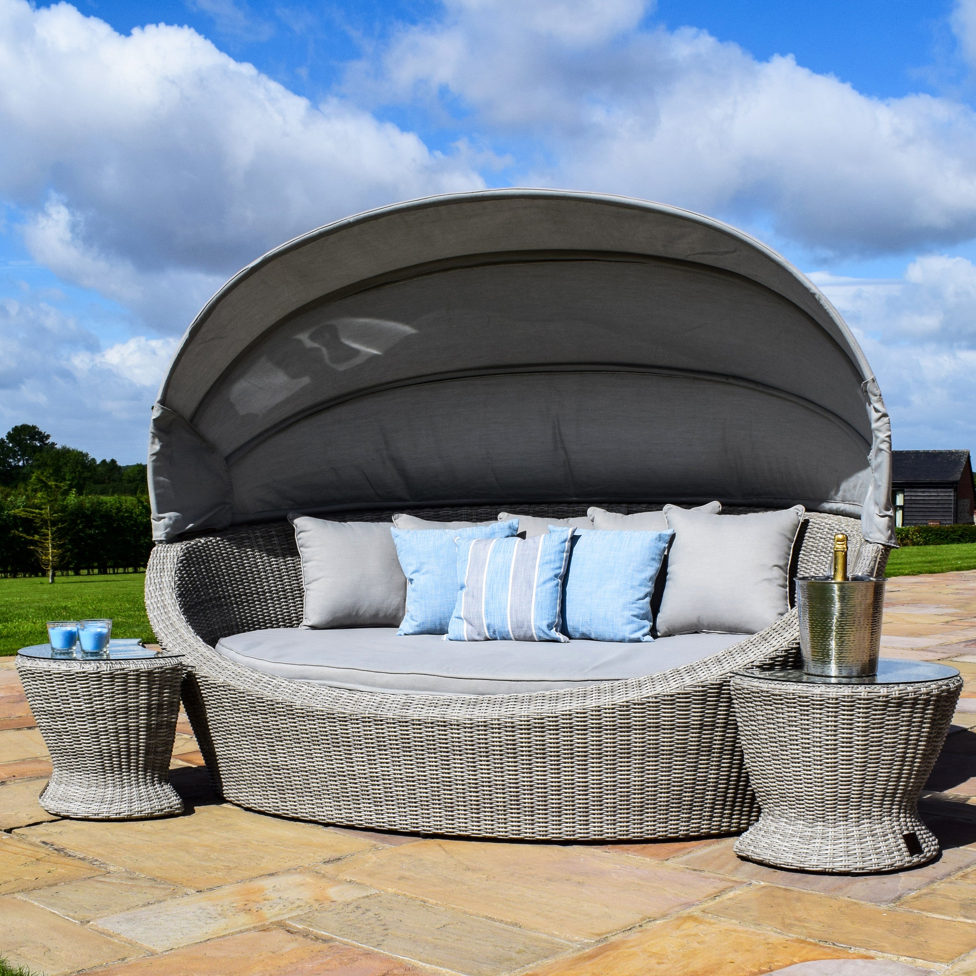 Oxford Rattan Daybed with Canvas Hood