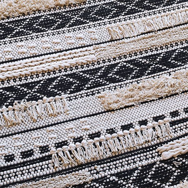 Ivory & Charcoal 'Asinara' Aztec Hand Woven Cotton Rug