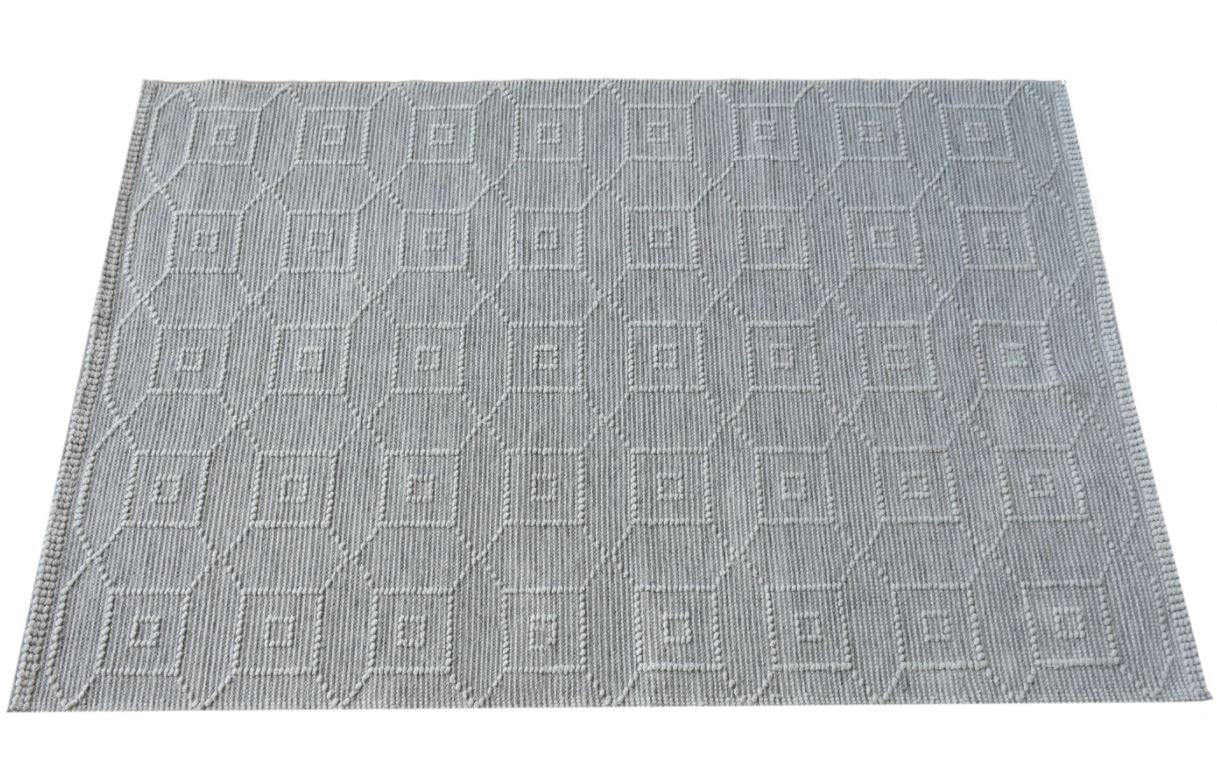 Ivory & Grey Textured 'Candela' Geometric Indoor / Outdoor PET Rug